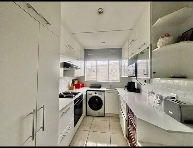 3 BEDROOM APARTMENT FOR SALE IN PELHAM